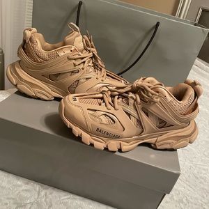 SOLD!!!!! Balenciaga Tech Track women’s sneakers
